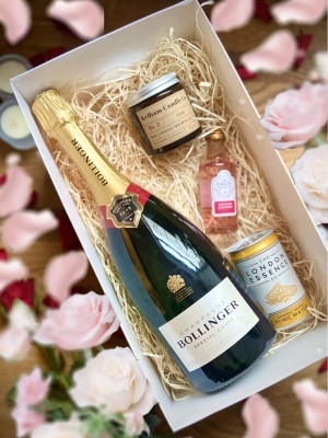Bollinger Special Cuvee Standard 75cl, 4oz Kelham Candle, Lakes Gin Rhubarb and Rosehip 5cl and London Essence Tonic can 150ml Set