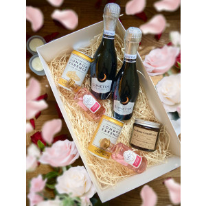 Mother's Day Gift Box for 2 with Kelham Candle Co